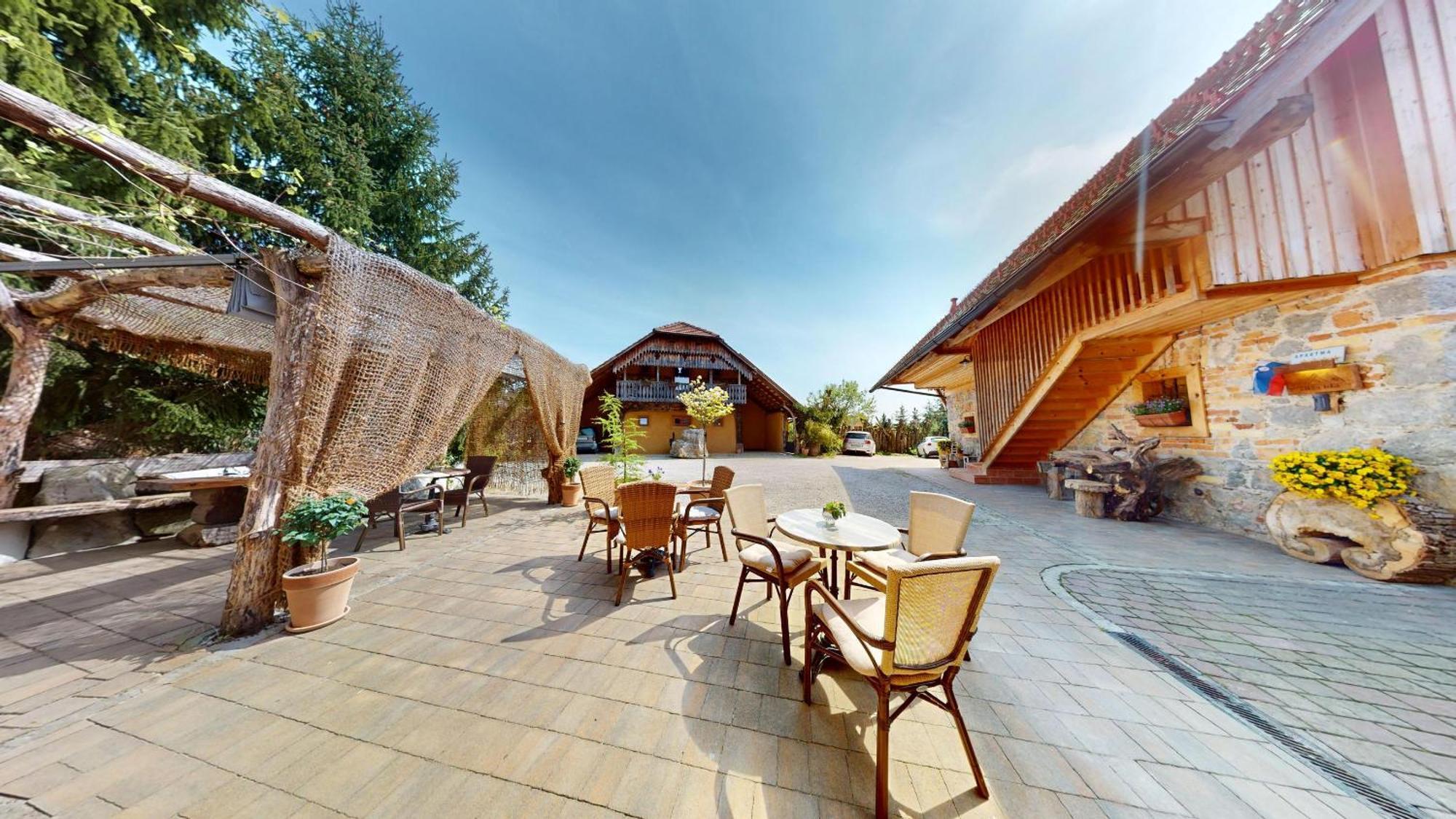 Resort Hisa Ida - Apartments With Hot Tub And Sauna Ivancna Gorica Eksteriør billede