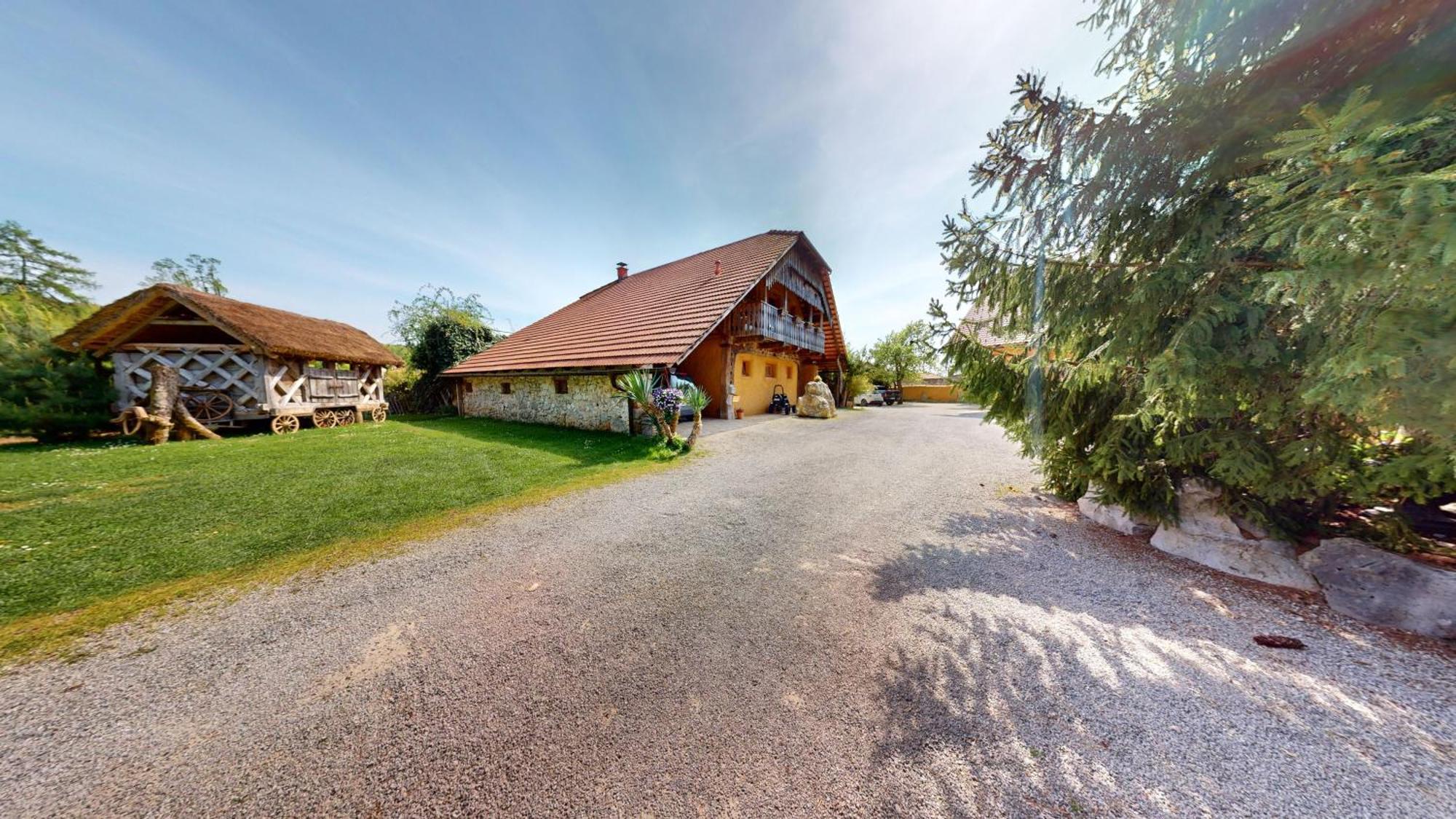 Resort Hisa Ida - Apartments With Hot Tub And Sauna Ivancna Gorica Eksteriør billede